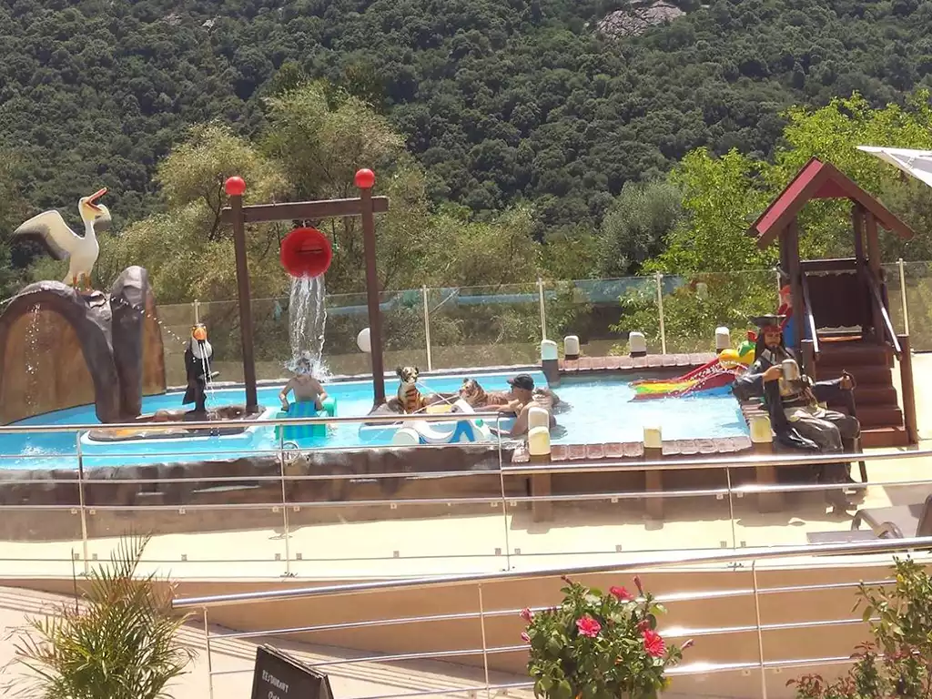 parc ludo aquatique pour enfant à Porto en Corse