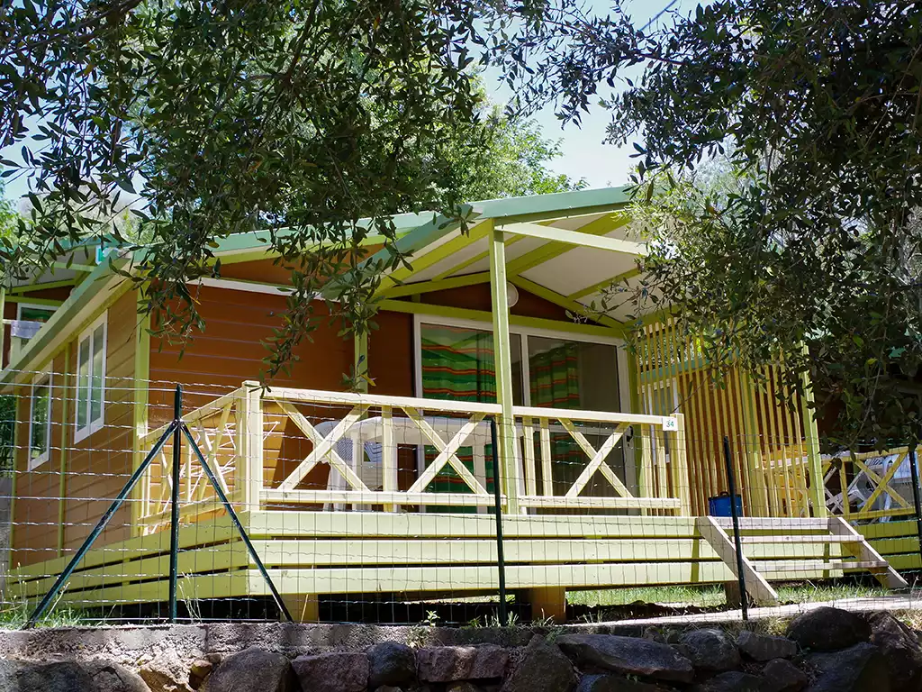 bungalow pour 5 personnes en pleine nature à Porto en Corse